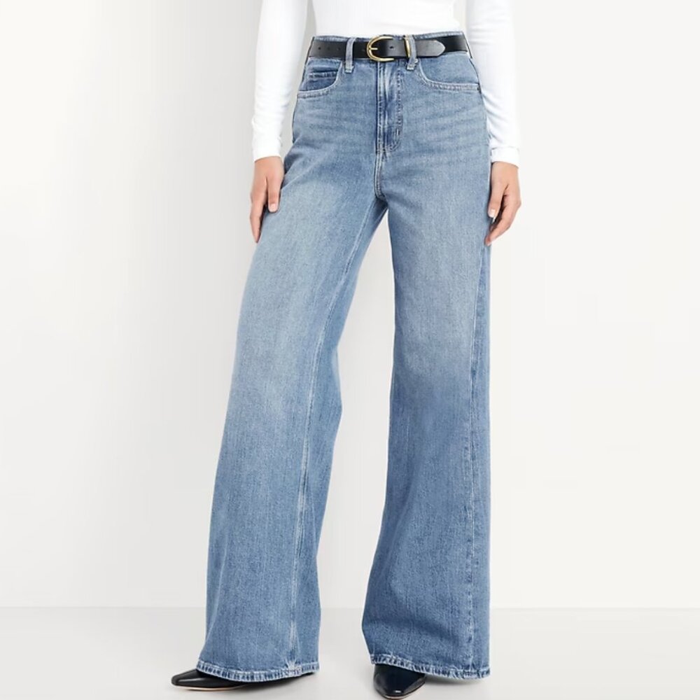 NWOT Old Navy Medium Wash Extra High-Waisted Super Wide-Leg Jeans